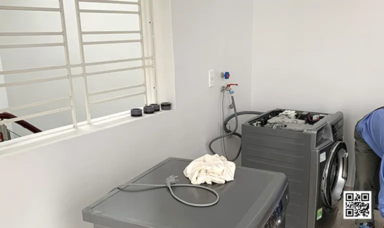 Thợ thay trục máy giặt Electrolux chuyên ngành, trên 10 năm kinh nghiệm