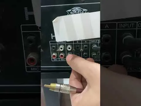 Hình ảnh minh họa các cổng kết nối phổ biến phía sau âm ly và tivi