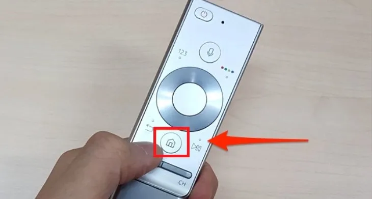 nhấn nút Home trên điều khiển từ xa của tivi.