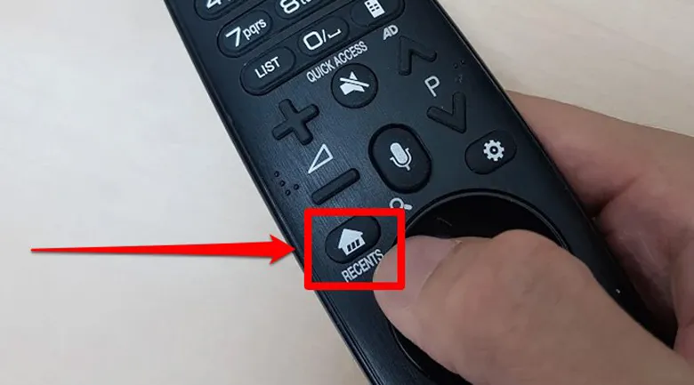 Nhấn nút Recents trên remote LG