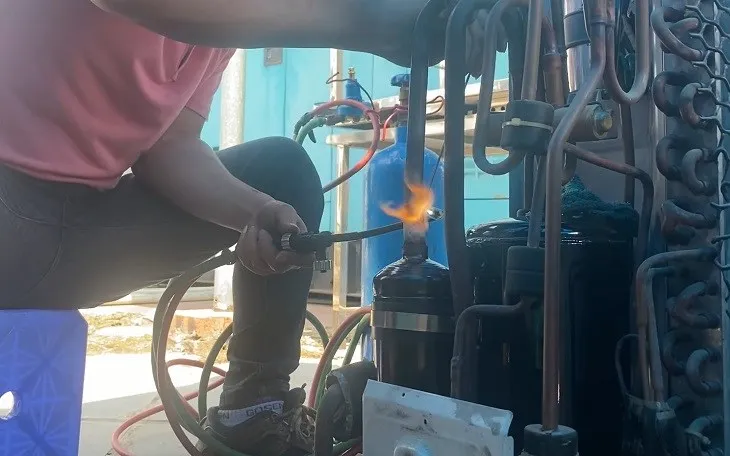 Hàn máy nén mới vào hệ thống một cách chuẩn xác