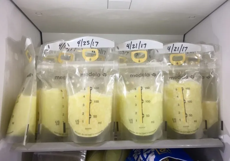 Sắp xếp túi trữ sữa khoa học giúp khí lạnh lưu thông đều khắp tủ