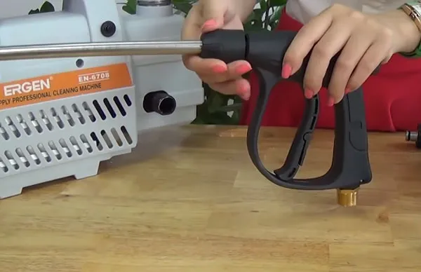 Hướng dẫn lắp thân phun vào báng súng máy rửa xe Ergen chuẩn xác