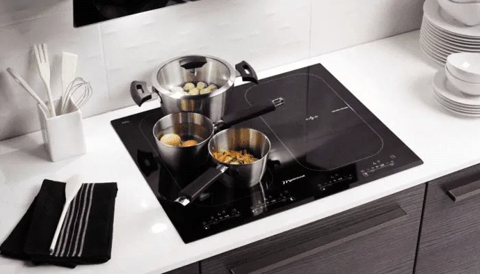 Bếp từ âm gọn gàng tạo không gian bếp sang trọng