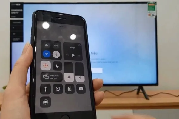 Bật Phản chiếu màn hình trên iPhone