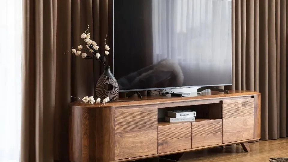 Kệ tivi gỗ hương với đường vân độc đáo