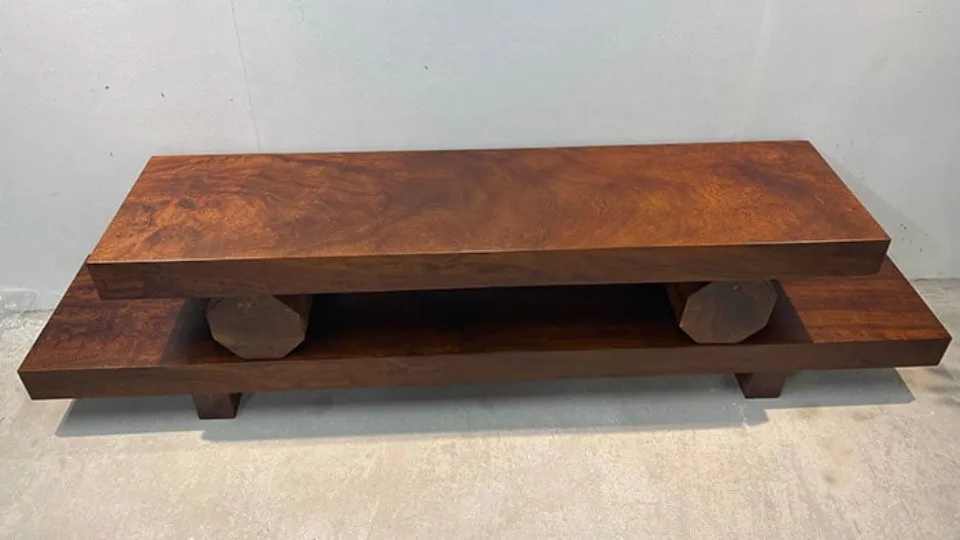 Kệ tivi nguyên khối mang đến sự vững chắc, an toàn cho tivi và không gian