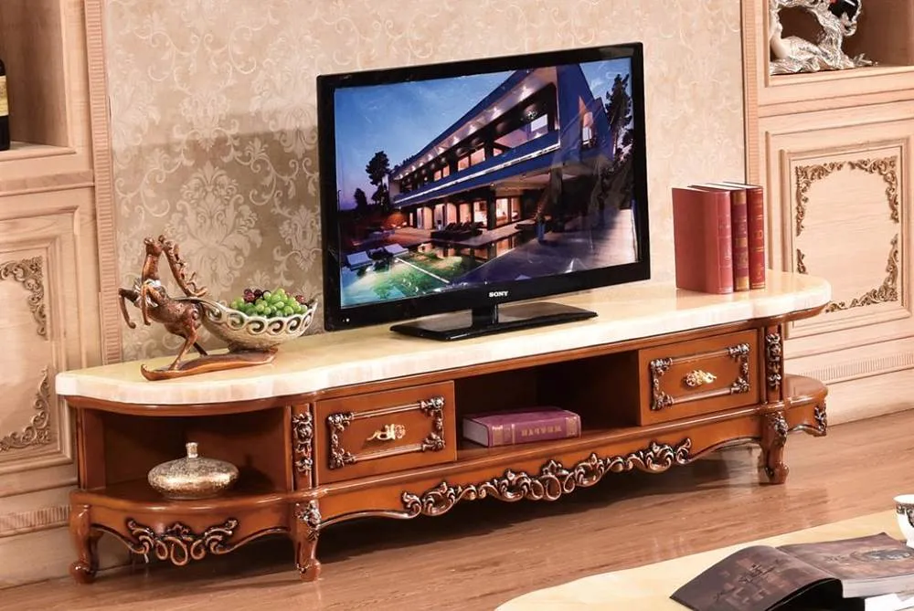 Kích thước kệ tivi phòng ngủ phong cách cổ điển thường khá lớn và cầu kỳ
