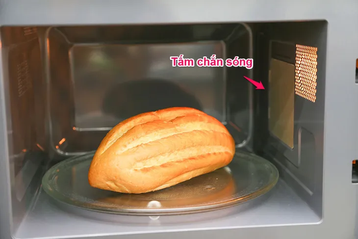 Tấm chắn sóng bị cháy đen là dấu hiệu sớm cho thấy bộ phận phát sóng cao tần đang gặp vấn đề nghiêm trọng