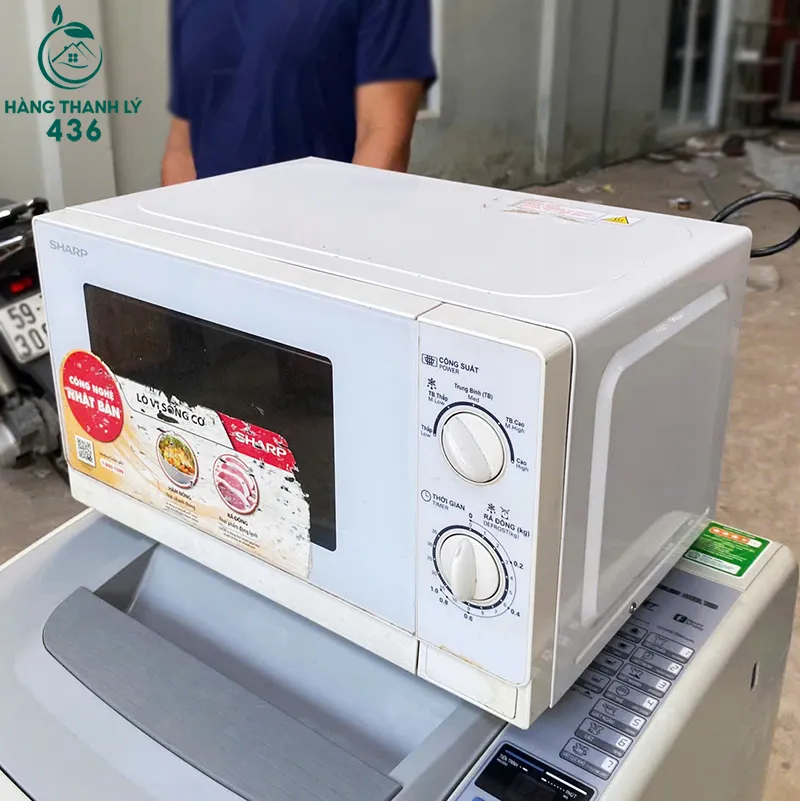 Lò vi sóng Sharp LVSC09 thanh lý - bảng điều khiển nút bấm điện tử