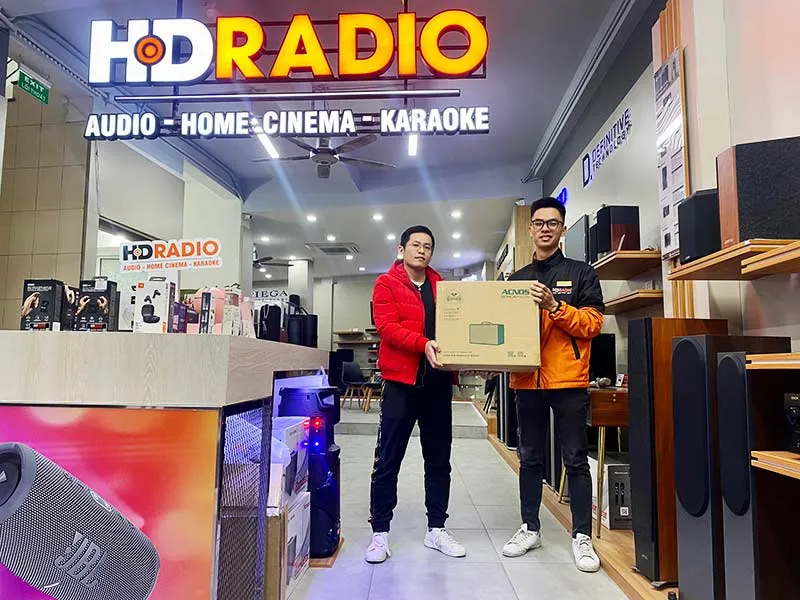 Hình ảnh thực tế giao loa cho khách