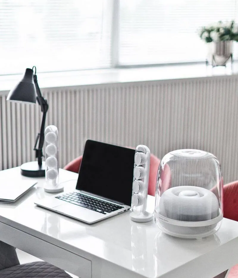 Bảo quản và sạc pin đúng cách giúp loa bền bỉ theo thời gian