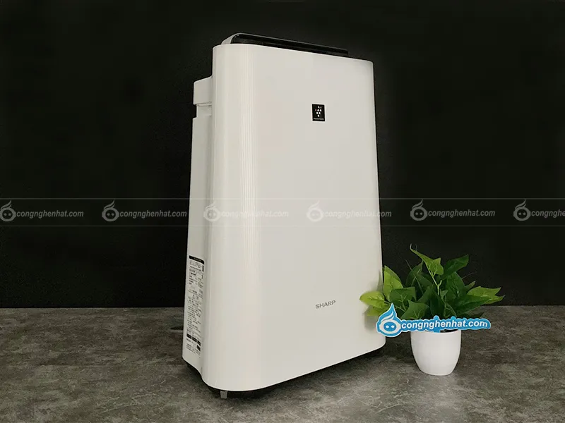 Máy lọc không khí Sharp KC F70 W tạo ion Plasma
