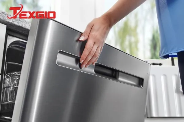 Giải pháp thẩm mỹ với máy rửa bát lắp âm tủ đồng bộ không gian