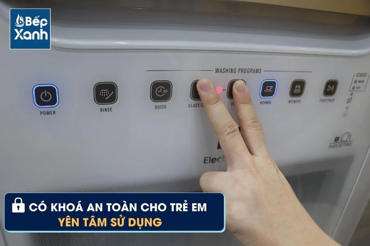 Kích hoạt khóa an toàn trên bảng điều khiển