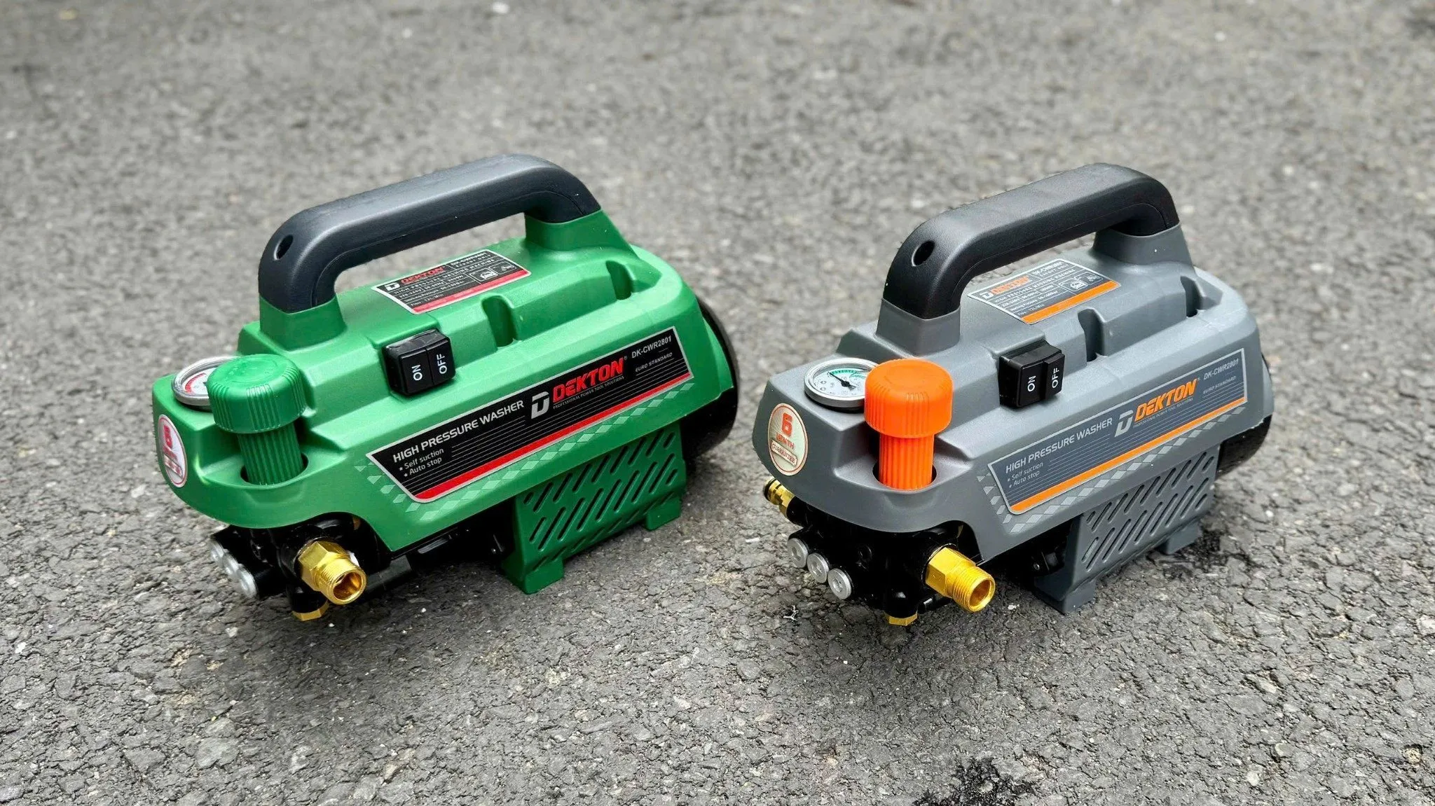 Máy rửa xe Dekton chống giật công suất 2800W