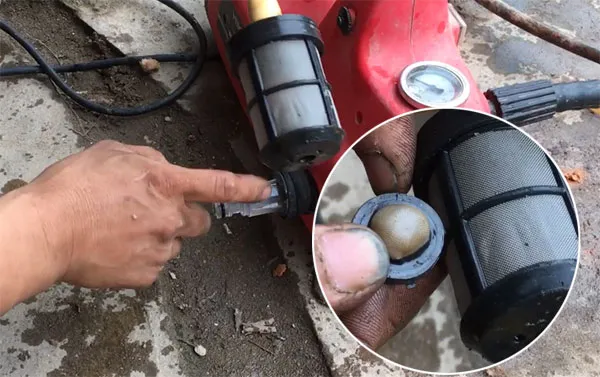 Vệ sinh đầu lọc nước máy rửa xe định kỳ