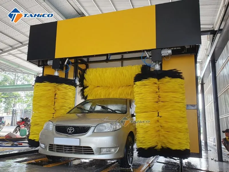 Thông số kỹ thuật phiên bản máy rửa xe 3 chổi quét hiện đại