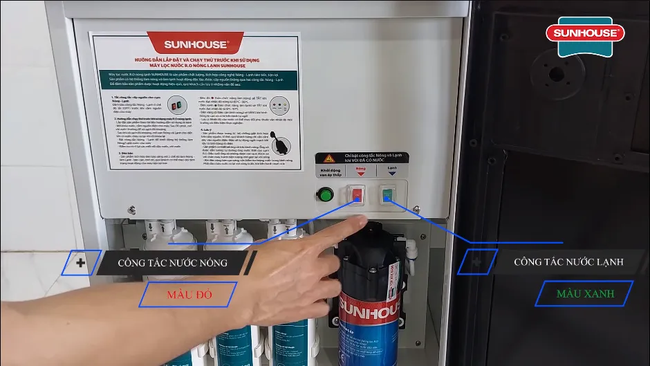Mở công tắc nóng lạnh