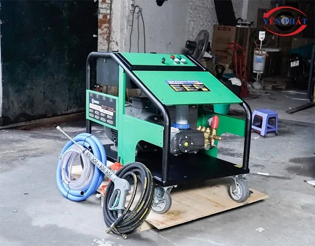 Mua máy bơm rửa xe 3 pha