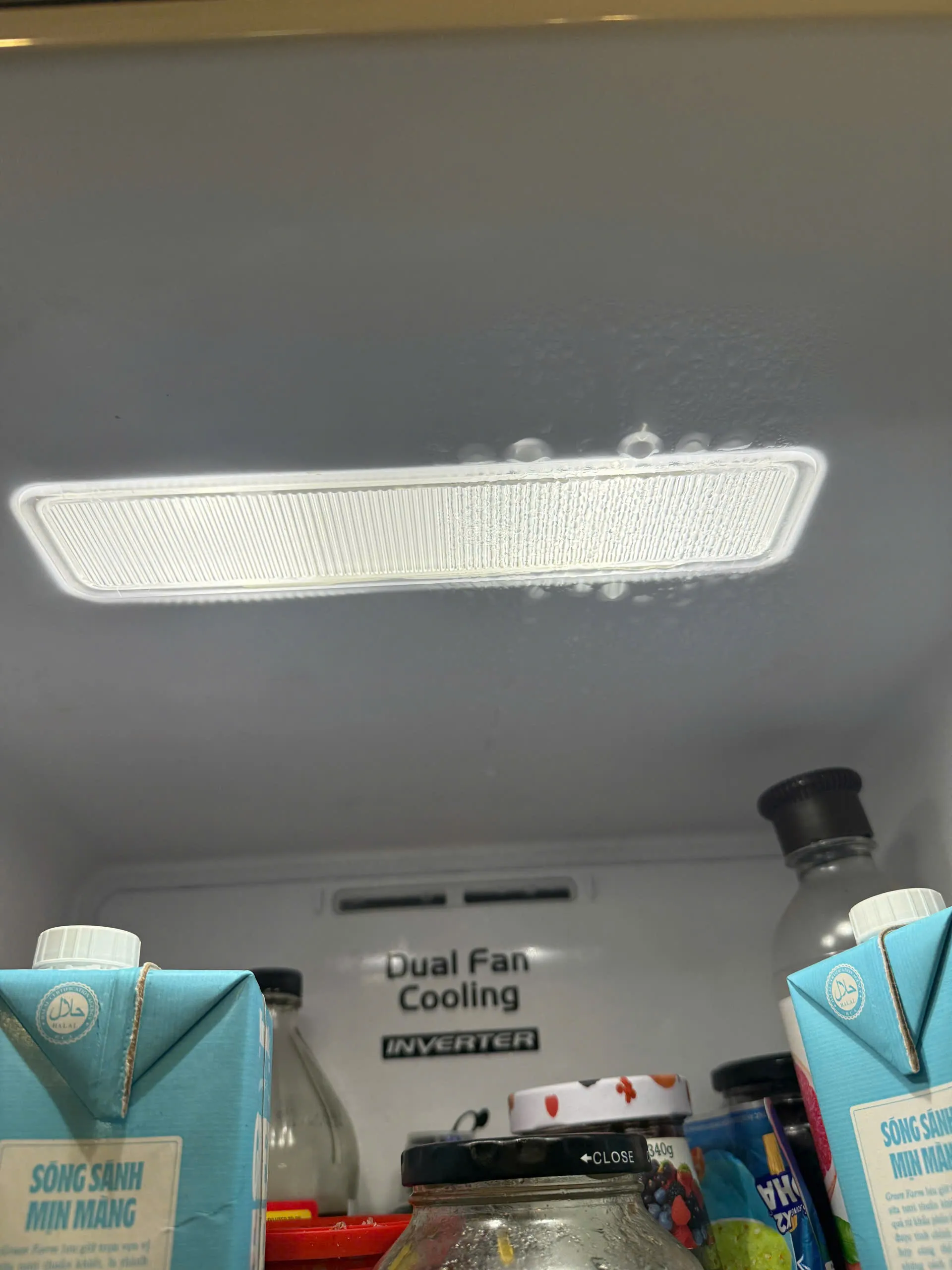 Ngăn mát tủ lạnh Hitachi bị đọng nước