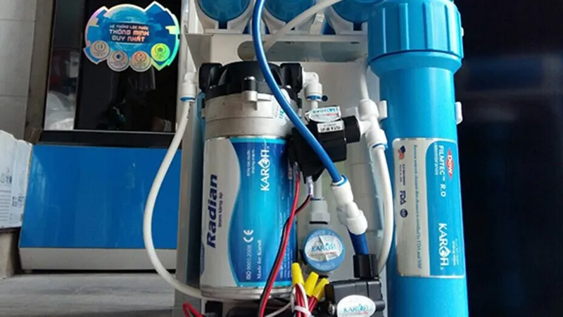 Bơm máy lọc nước bị hỏng hoặc lỏng ốc