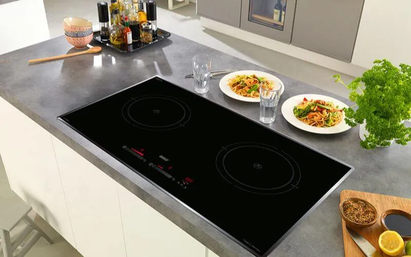 Bếp từ quá nhiệt do sử dụng công suất lớn liên tục gây lỗi E4