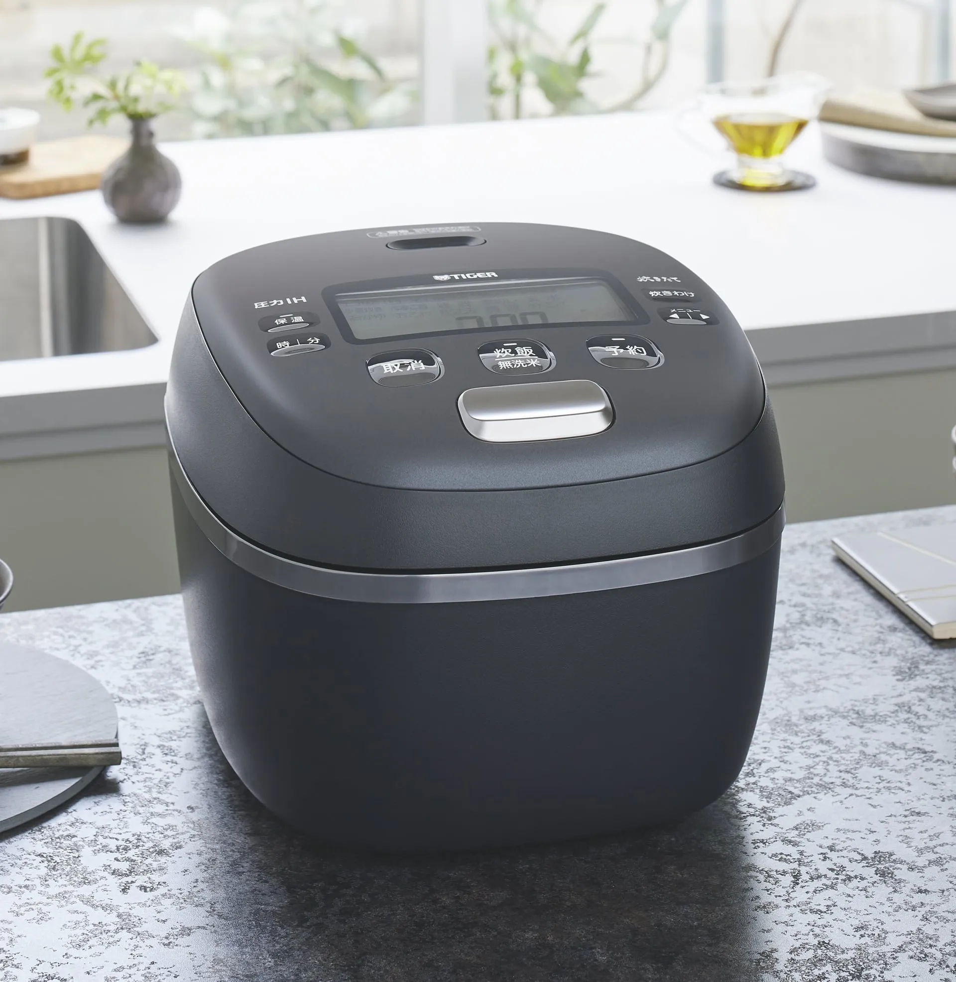 Nồi cơm điện Tiger JRI-A100