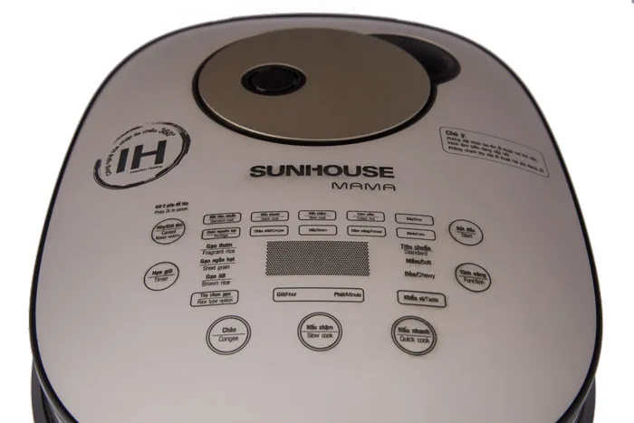Bảng điều khiển nồi cơm điện tử hiển thị linh hoạt thời gian nấu từ 20 đến 60 phút cho nhiều chức năng