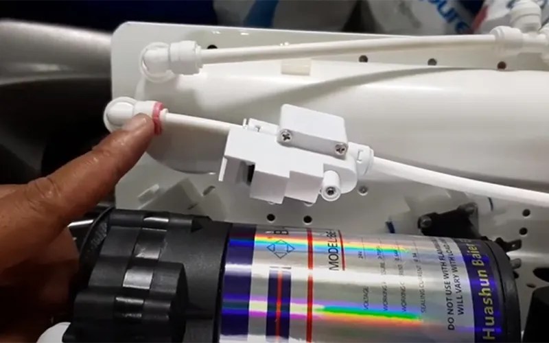 Rò rỉ nước ở đường ống, cút nối