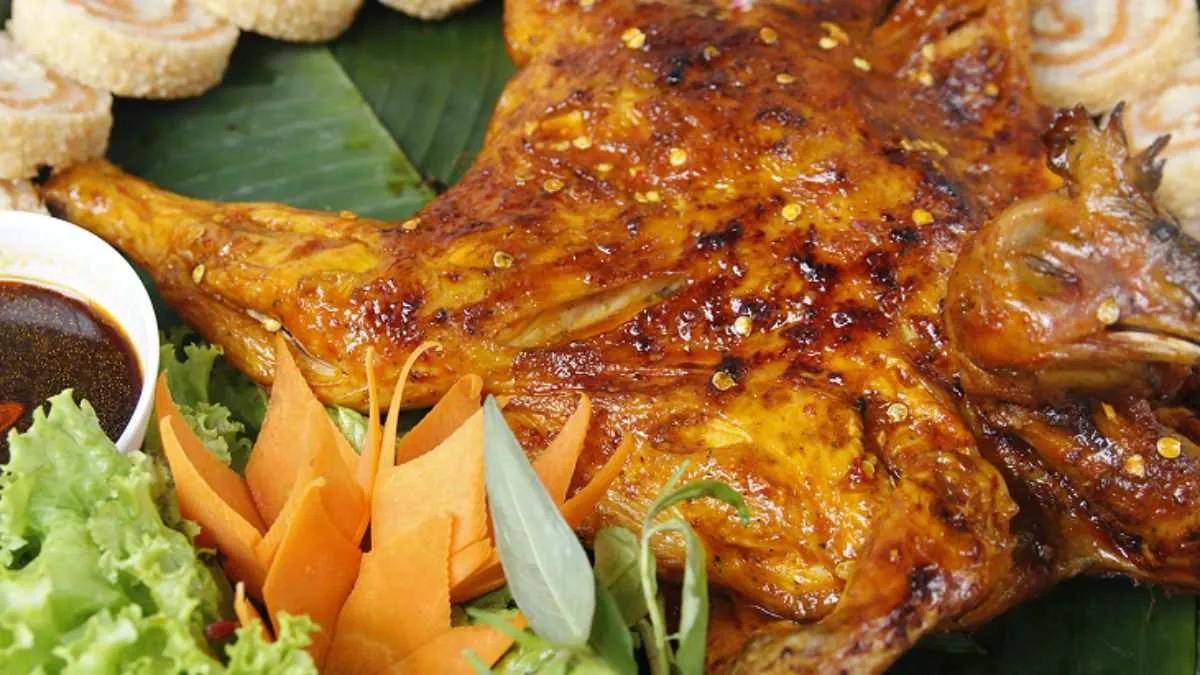 Cách nướng gà bằng lò vi sóng - Món gà nướng muối ớt bước 3