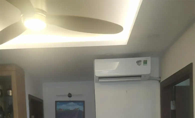 Lắp đặt điều hòa Daikin FTKA50UAVMV Inverter tiết kiệm điện cho phòng khách 30m2