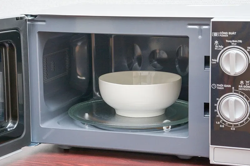 Khoang lò và đĩa xoay