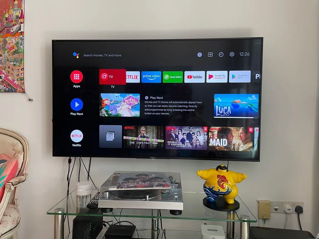 Google Tivi Sony K-55S30 phiên bản 2024 với màn hình sắc nét và màu sắc rực rỡ