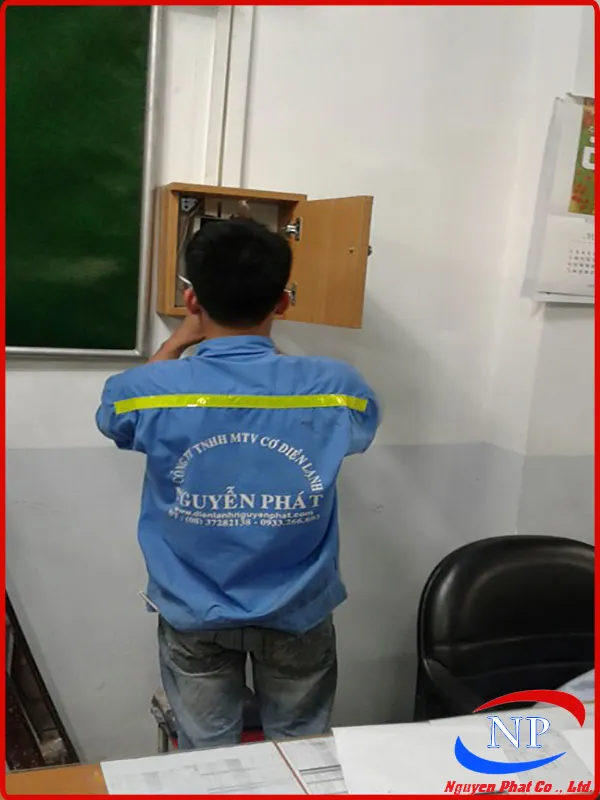 Vệ sinh và bảo trì định kỳ tránh hư hỏng máy lạnh tại Gò Vấp