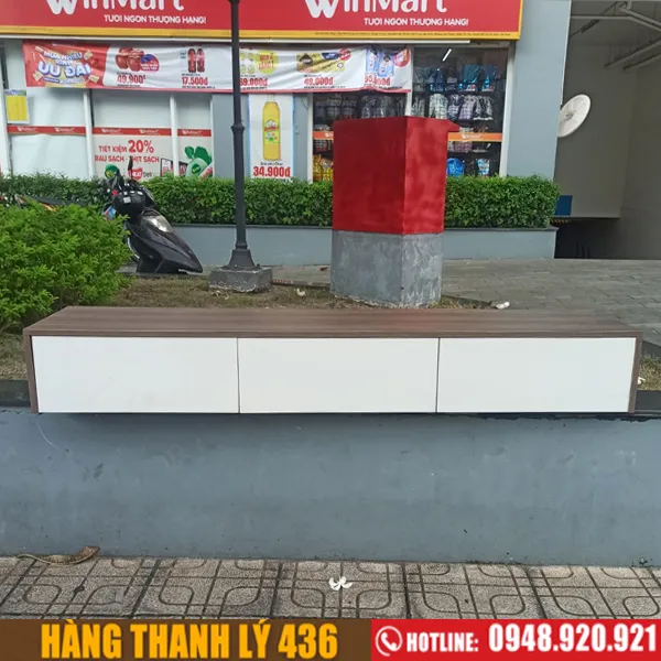 Kệ tivi treo tường cũ 3 ngăn kéo đẹp 95%