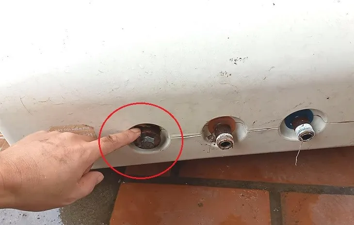 Tháo thanh magie cũ và thay thế linh kiện chính hãng