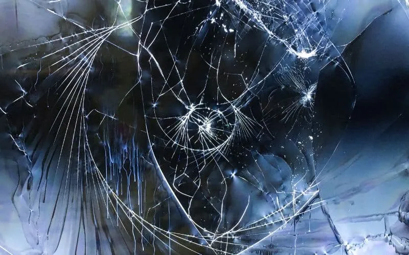 Thay màn hình tivi TCL là bắt buộc khi màn hình bị vỡ