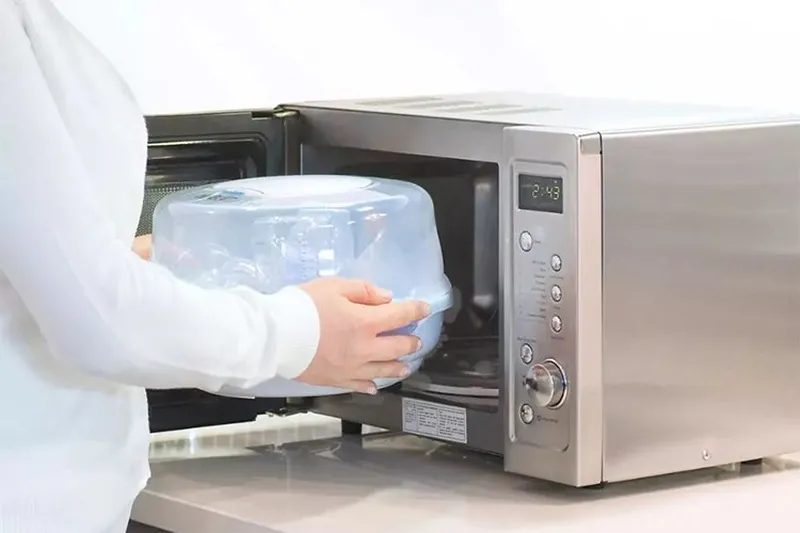 Quy trình tiệt trùng cốc nguyệt san bằng lò vi sóng an toàn tại nhà