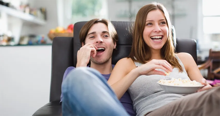 Các cổng kết nối linh hoạt phía sau tivi