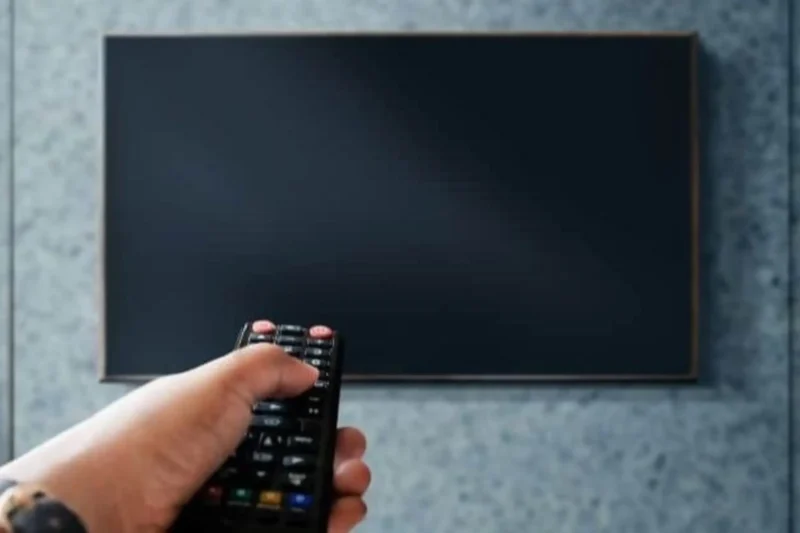 Khám Phá Nguyên Nhân & Hướng Dẫn Chi Tiết Cách Khắc Phục Màn Hình Tivi Bị Sọc Ngang