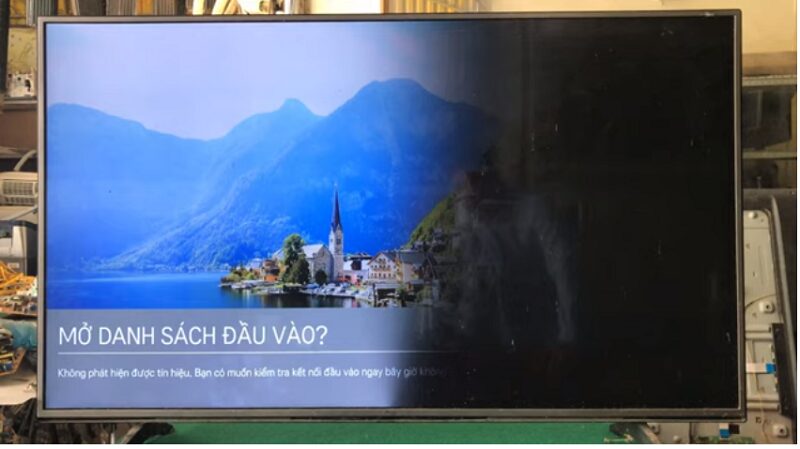 Khắc Phục Toàn Diện Lỗi Màn Hình Tivi LED Bị Tối Một Nửa