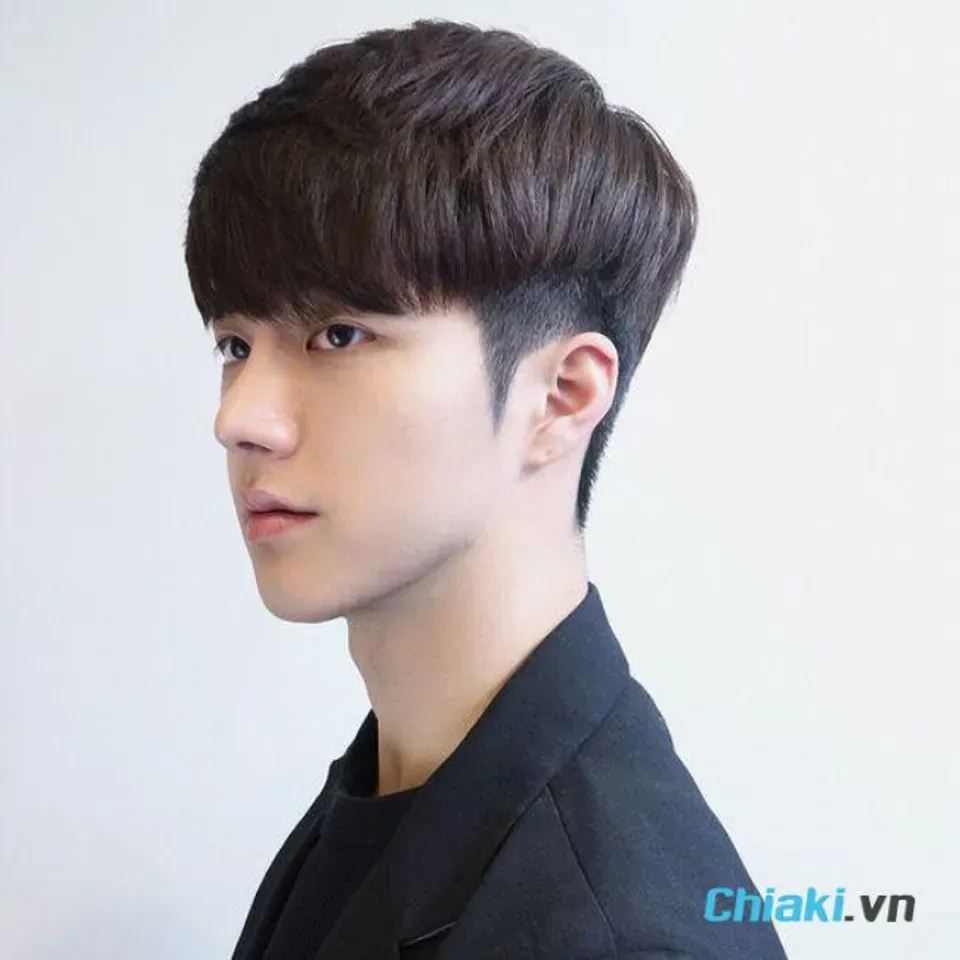 Hinh anh kieu toc Layer nam mat dai