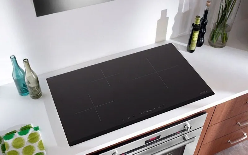 Bếp từ Hafele HC-IS773EA với 3 vùng nấu công suất cao