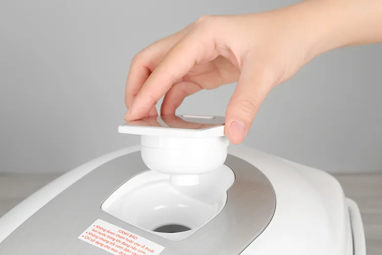 Nồi cơm điện tử Toshiba 1 lít RC-10NMFVN(WT) - Van thoát hơi