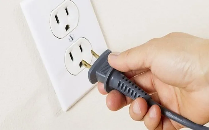 Cắt điện tủ lạnh an toàn