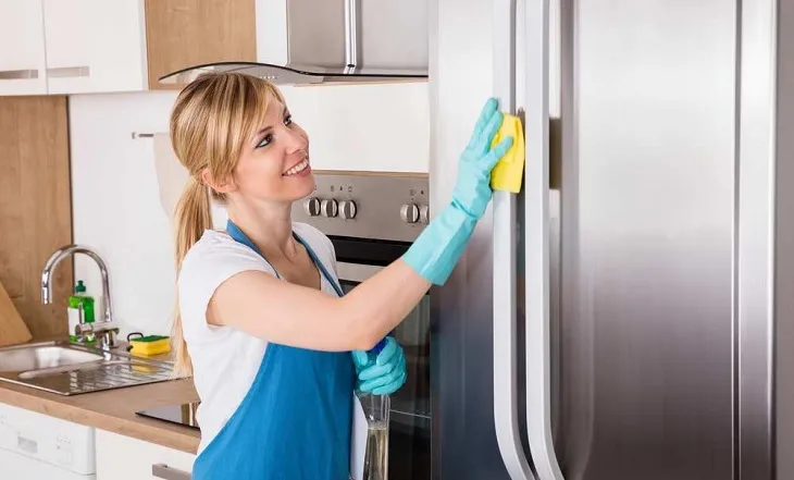 Vệ sinh tủ lạnh sau ngập nước