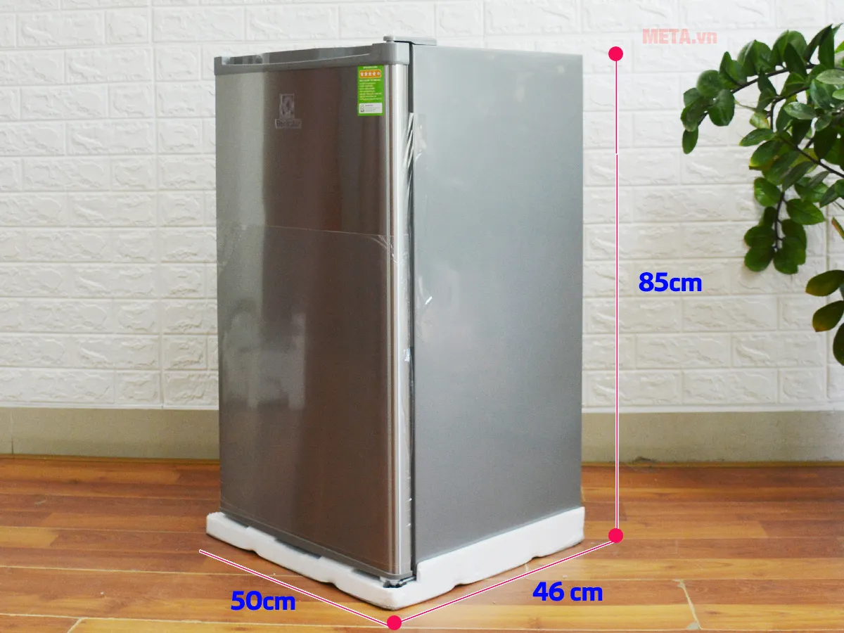 Kích thước chi tiết tủ lạnh Electrolux EUM0900SA: 83.1cm x 47.4cm x 44.7cm