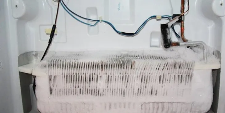 Dàn lạnh bị đóng tuyết dày