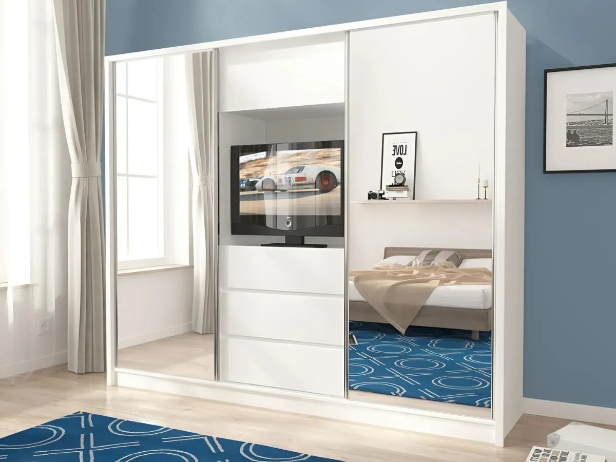 Cửa tủ được trang bị gương soi toàn thân giúp tiết kiệm diện tích (Nguồn: Sưu tầm)